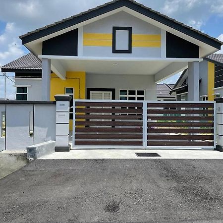 Bungalow Homestay Jasin Malacca Екстериор снимка